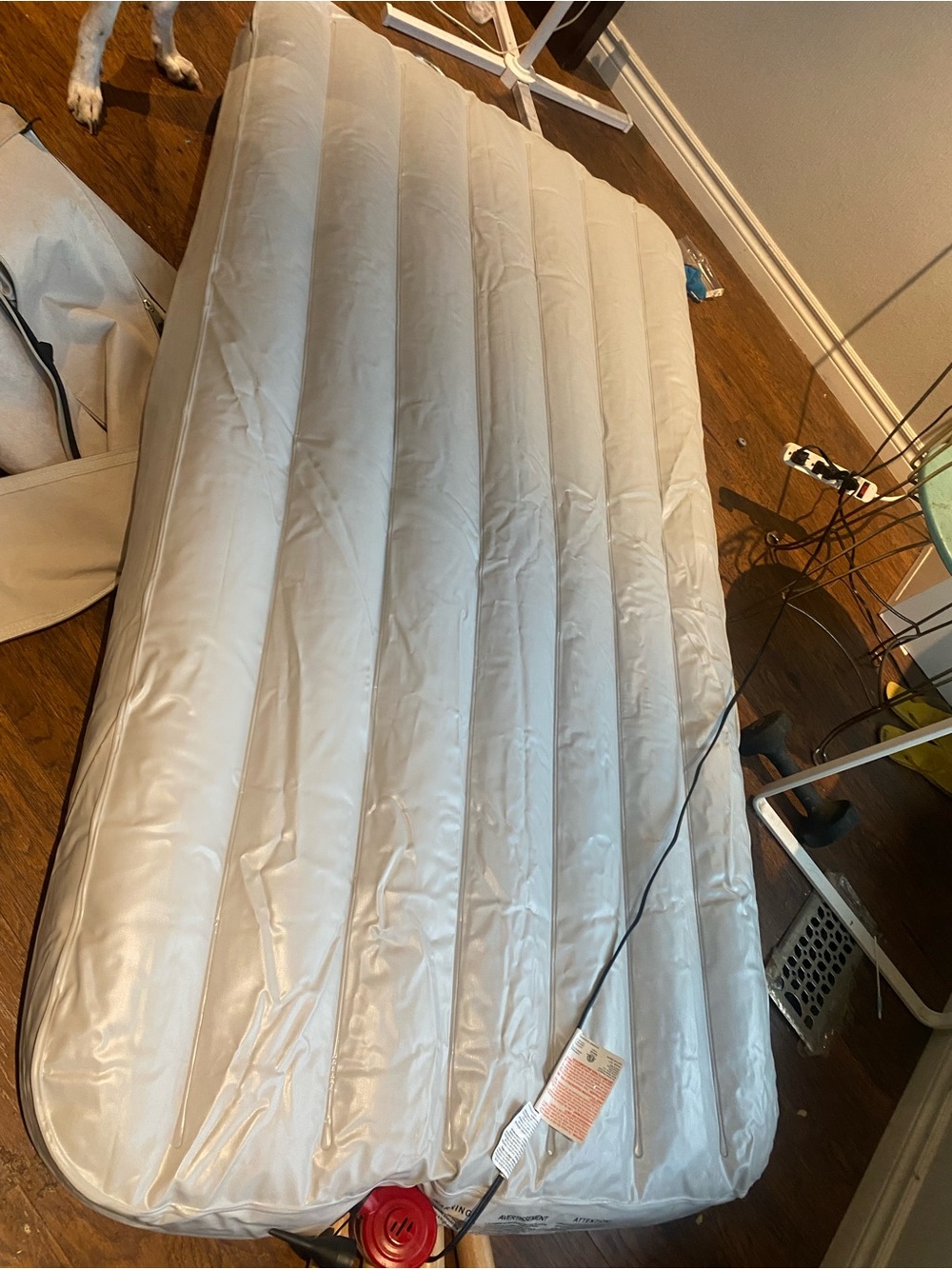 White Inflatable Single Matress with Frame - Picture 4 of 7
